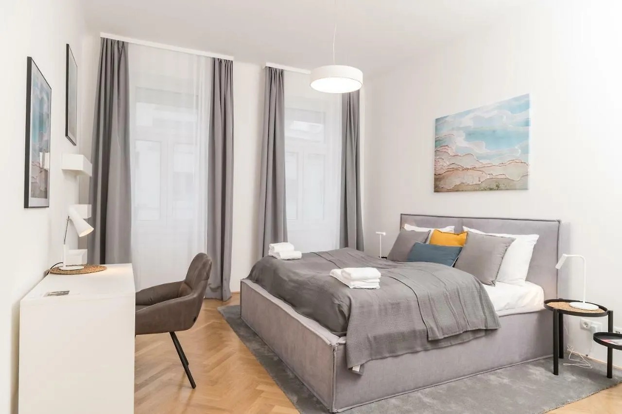 Stadlau Live Apartments by ichbucheAT Wien Österreich